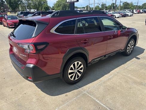 Used 2025 Subaru Outback Premium AWD/4WD image 14