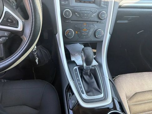 Used 2013 Ford Fusion SE FWD image 17
