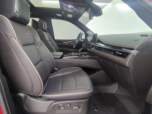 Used 2021 Cadillac Escalade ESV Sport w/ Driver Assist Tech Package AWD/4WD image 26