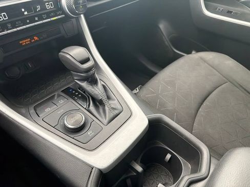 Used 2022 Toyota RAV4 XLE w/ Convenience Package AWD/4WD image 28