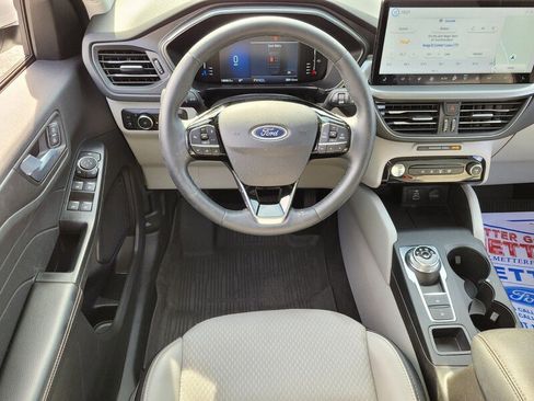 Used 2024 Ford Escape SE image 7