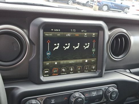 Used 2022 Jeep Wrangler Unlimited Willys image 16