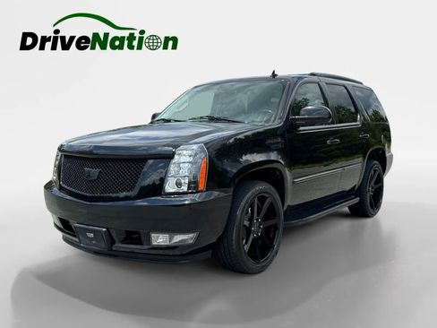 Used 2013 Cadillac Escalade Luxury AWD/4WD image 1