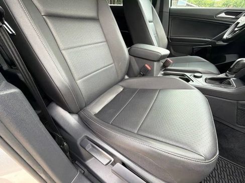 Used 2020 Volkswagen Tiguan SE R-Line w/ 3rd Row Seat Package AWD/4WD image 97