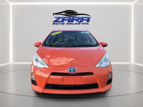 Used 2014 Toyota Prius C One image 2