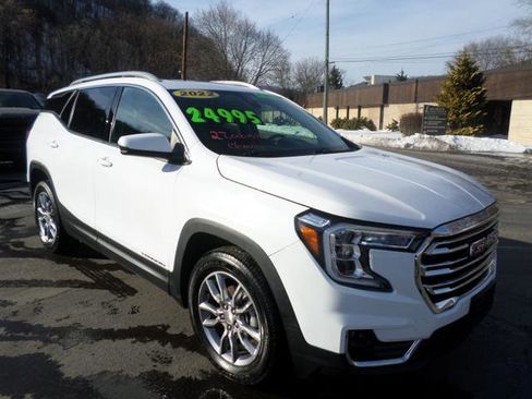 Used 2022 GMC Terrain SLT w/ Infotainment Package II image 1