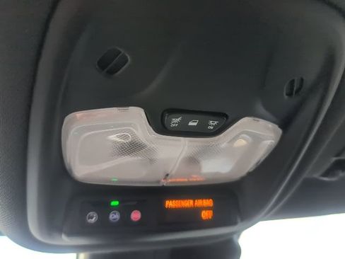 Used 2025 Chevrolet TrailBlazer ACTIV w/ Convenience Package image 23