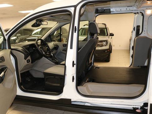 Used 2022 Ford Transit Connect XLT FWD image 14