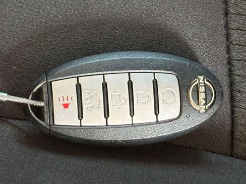 Used 2025 Nissan Altima 2.5 SV FWD image 21
