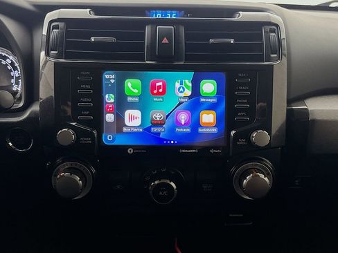 Used 2020 Toyota 4Runner TRD Off-Road Premium AWD/4WD image 18