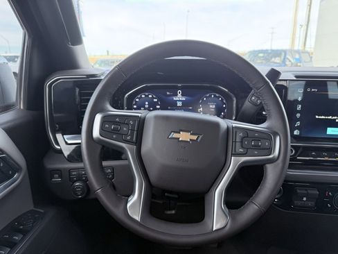 Used 2025 Chevrolet Silverado 1500 LT image 13
