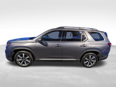 Certified 2024 Honda Pilot Touring image 7