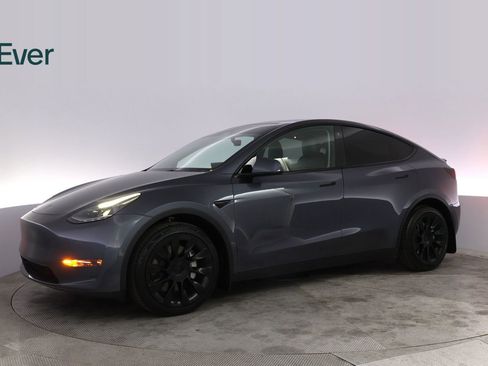 Used 2023 Tesla Model Y Long Range AWD/4WD image 18