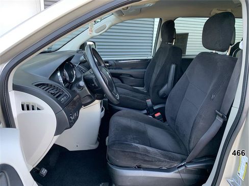 Used 2013 Dodge Grand Caravan SE FWD image 23