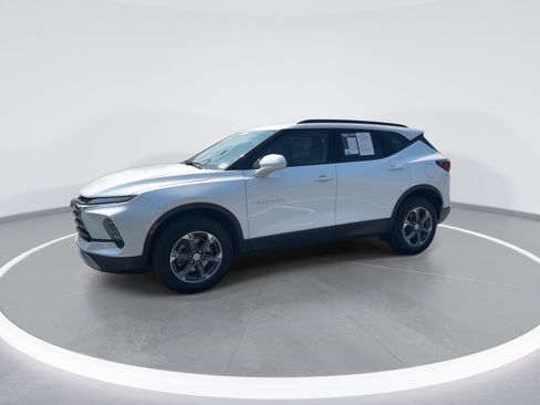 Used 2024 Chevrolet Blazer LT w/ Convenience Package FWD image 5