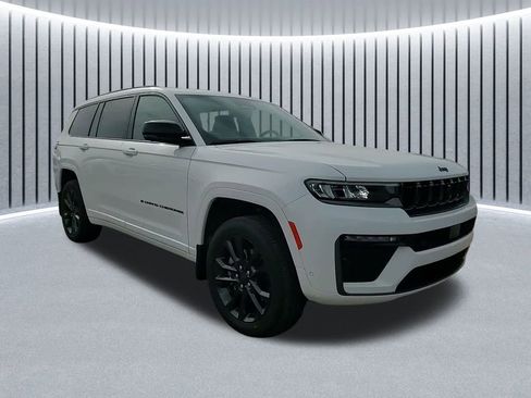 New 2026 Jeep Grand Cherokee L Limited image 1