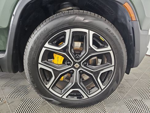 Used 2023 Rivian R1S Adventure image 11