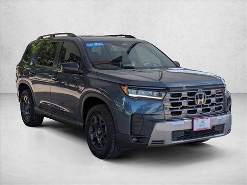 Certified 2026 Honda Pilot TrailSport image 3