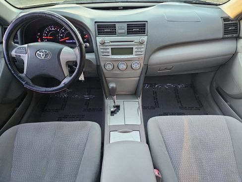 Used 2011 Toyota Camry image 24