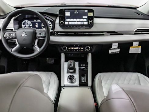 New 2025 Mitsubishi Outlander SEL image 20
