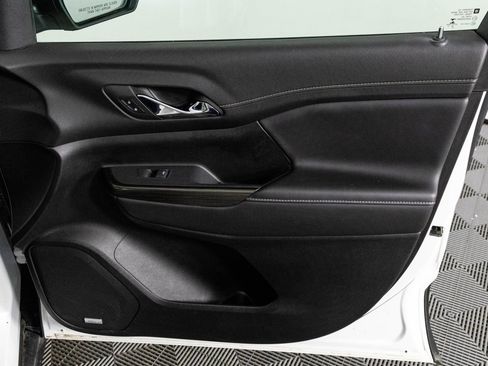 Certified 2023 GMC Acadia SLT image 42