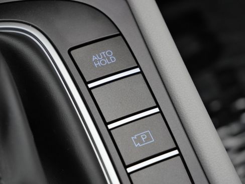 Certified 2025 Hyundai Kona SEL image 30