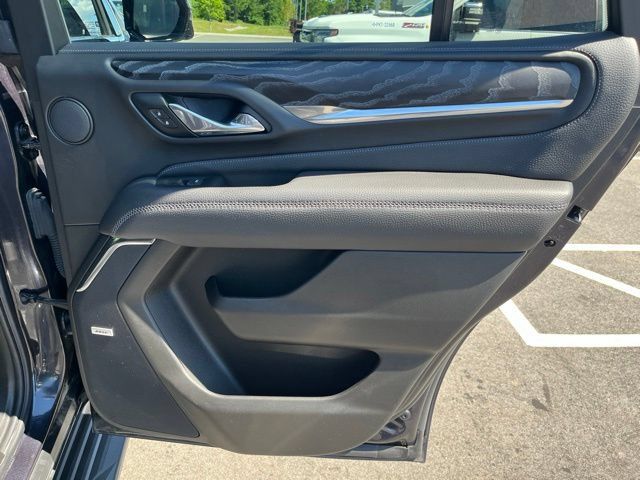 Used 2023 GMC Yukon Denali AWD/4WD image 13