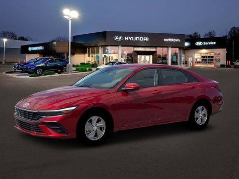 New 2026 Hyundai Elantra SE image 2