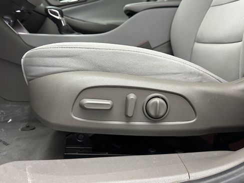 Used 2023 Chevrolet Malibu LT image 11