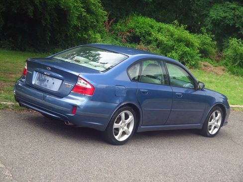 Used 2009 Subaru Legacy 2.5i Special Edition AWD/4WD image 17