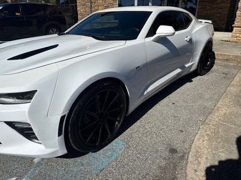 Used 2016 Chevrolet Camaro SS image 9