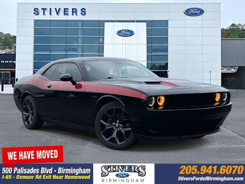 Used 2020 Dodge Challenger SXT w/ Blacktop Package image 1