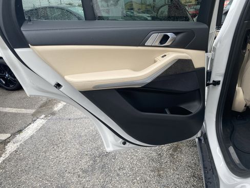 Used 2020 BMW X5 sDrive40i w/ Premium Package image 18