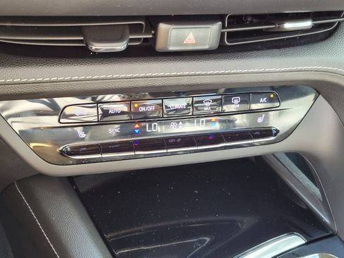 Used 2021 Buick Envision Essence w/ Sport Touring Package image 12