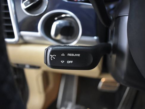 Used 2015 Porsche Panamera 4 w/ Premium Package Plus image 18