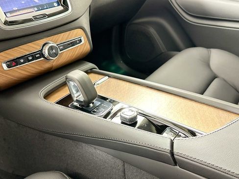 Used 2025 Volvo XC90 B6 Plus w/ Protection Package Premier image 13