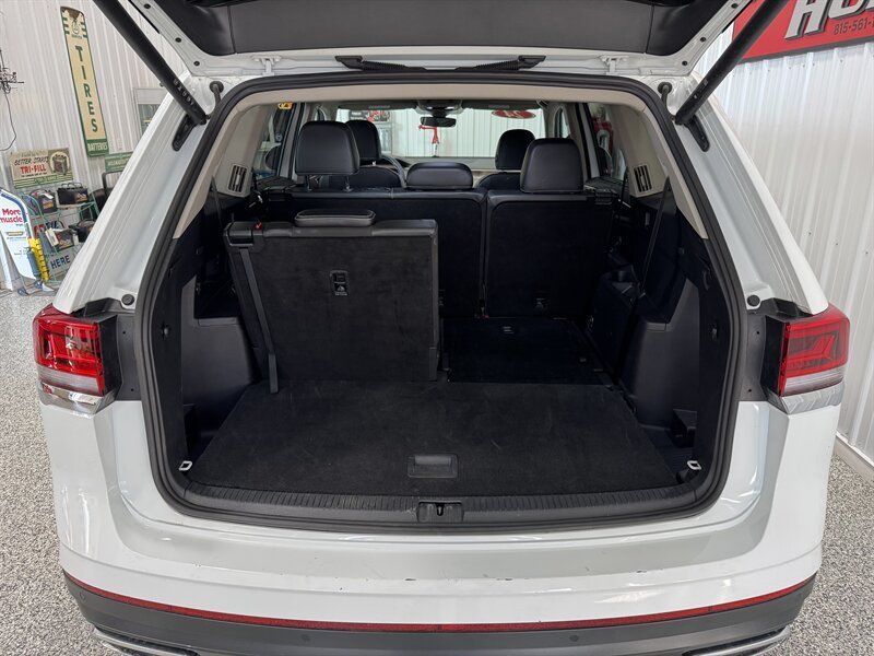 Used 2024 Volkswagen Atlas SE AWD/4WD image 15