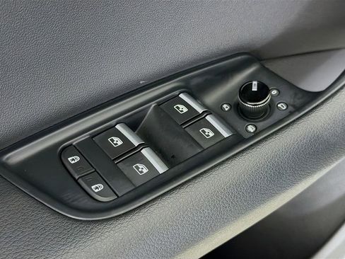 Used 2020 Audi Q8 Premium Plus w/ Premium Plus Package image 22