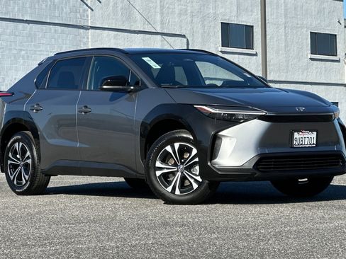 Used 2025 Toyota bZ4X FWD image 2