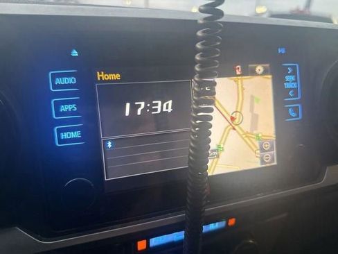 Used 2016 Toyota Tacoma Limited w/ Towing Package image 28