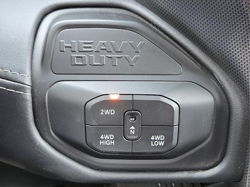 Used 2025 RAM 2500 Limited AWD/4WD image 17