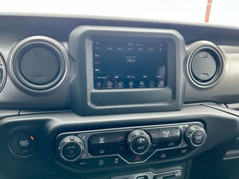 Used 2021 Jeep Wrangler Sport image 13