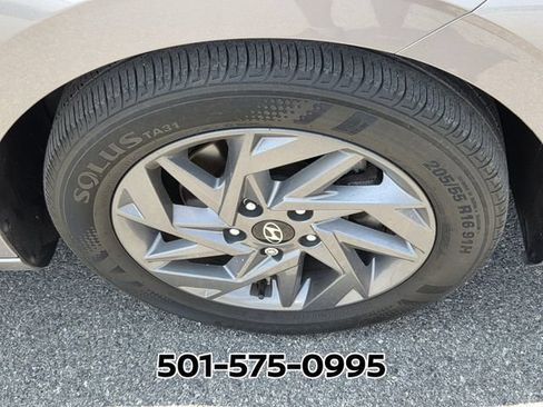 Used 2024 Hyundai Elantra Blue FWD image 8