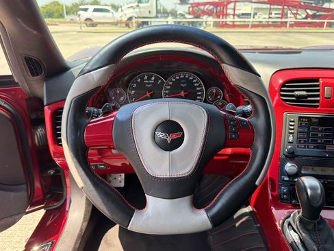 Used 2007 Chevrolet Corvette Coupe w/ Preferred Equipment Group RWD image 11