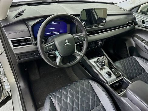 Used 2023 Mitsubishi Outlander SEL image 23