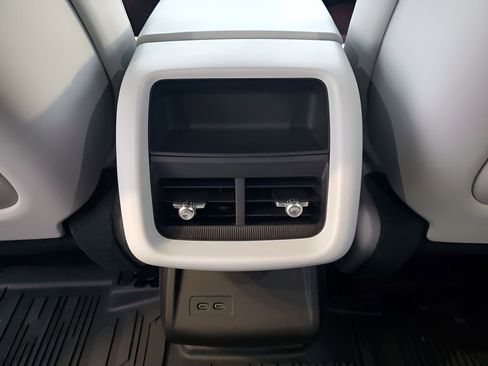 Certified 2024 Cadillac Lyriq Luxury image 21