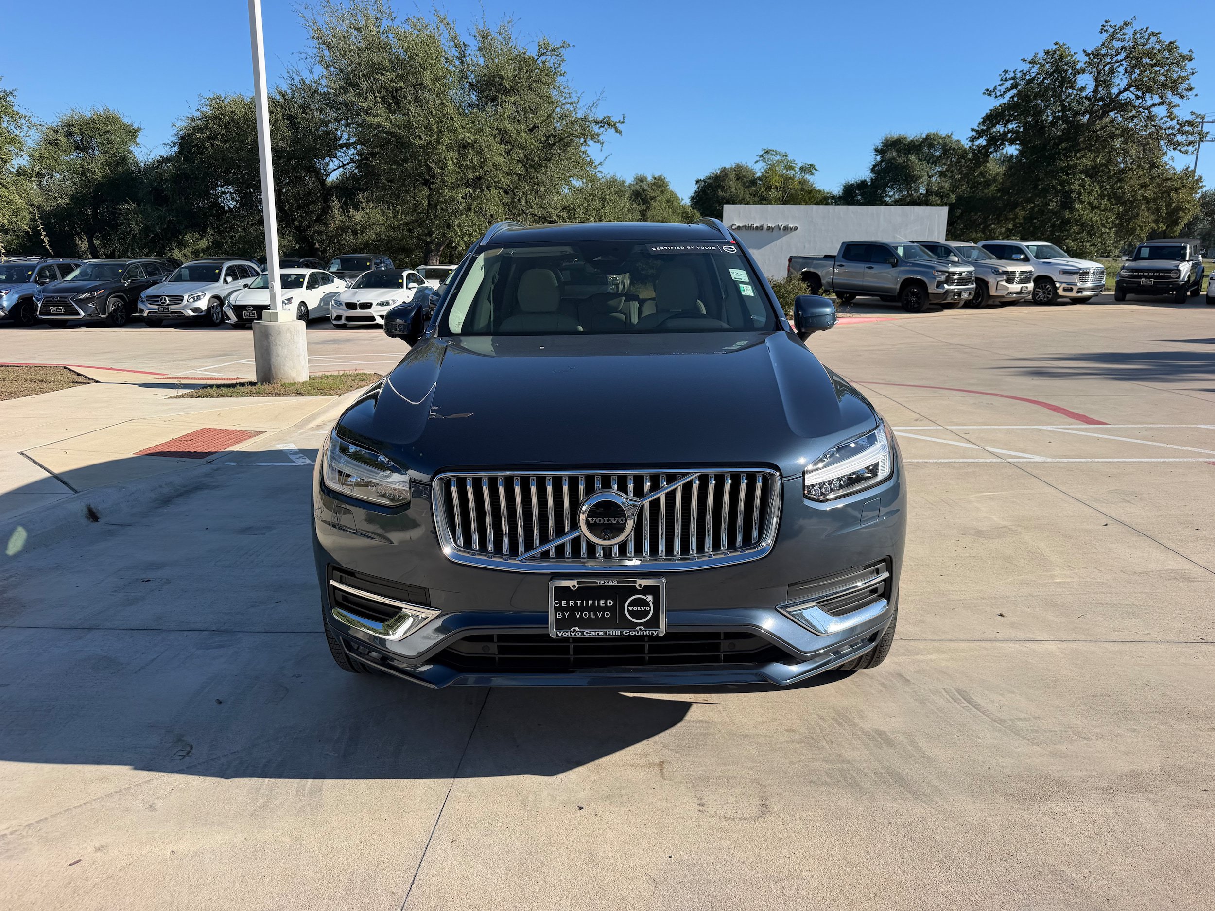 Certified 2025 Volvo XC90 B6 Plus w/ Protection Package Premier AWD/4WD image 8