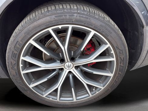 Used 2023 Maserati Grecale Modena AWD/4WD image 35
