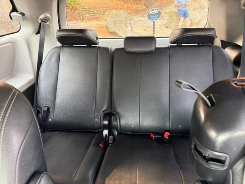 Used 2017 Toyota Sienna SE Premium FWD image 19