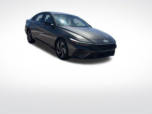 Used 2025 Hyundai Elantra Sport FWD image 5